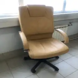 Кресло руководителя кожаное желтое Б/У