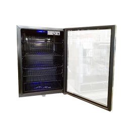 Шкаф холодильный барный COOLEQ TBC-145 стекл. дверь ЧЕРНЫЙ